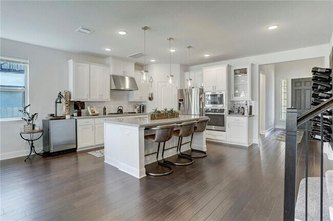 Building Photo - 3208 Bravo Dr
