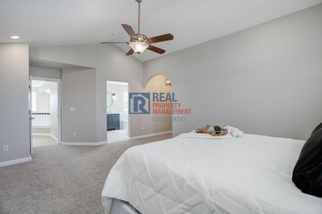 Building Photo - 5934 Instone Cir