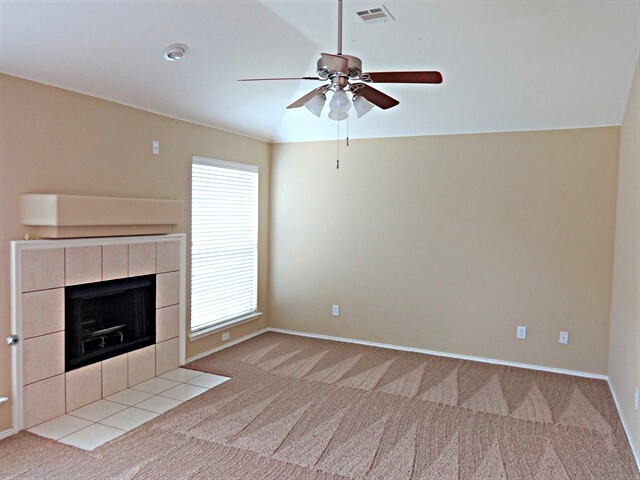 Building Photo - 817 Fox Hunt Trail