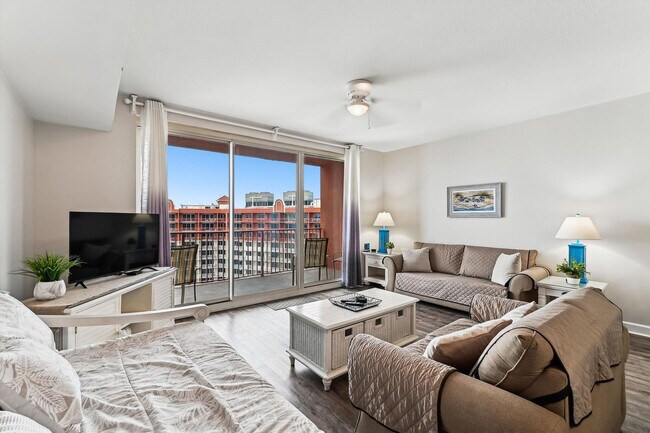 Building Photo - 9896 S Thomas Dr