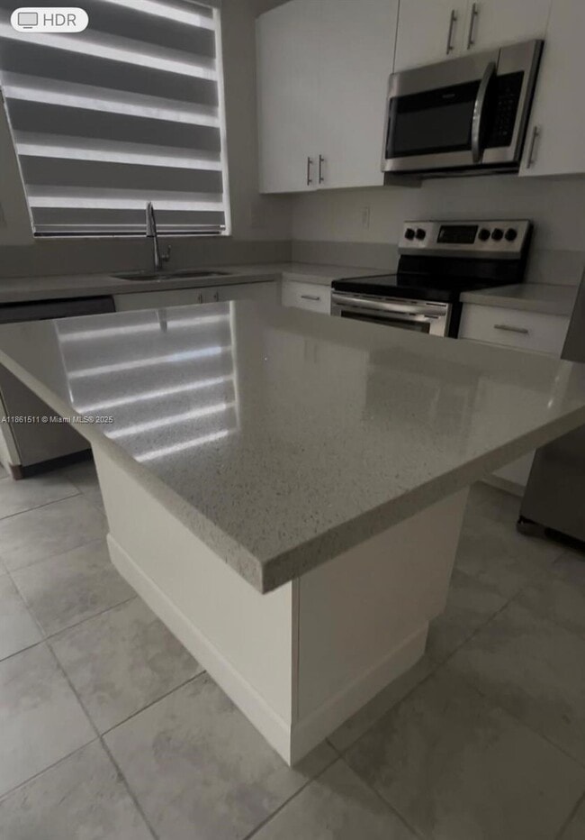 Building Photo - 316 NE 208th Terrace