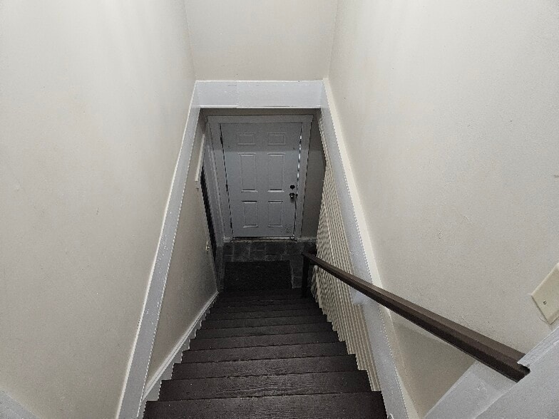 Building Photo - 138 High St