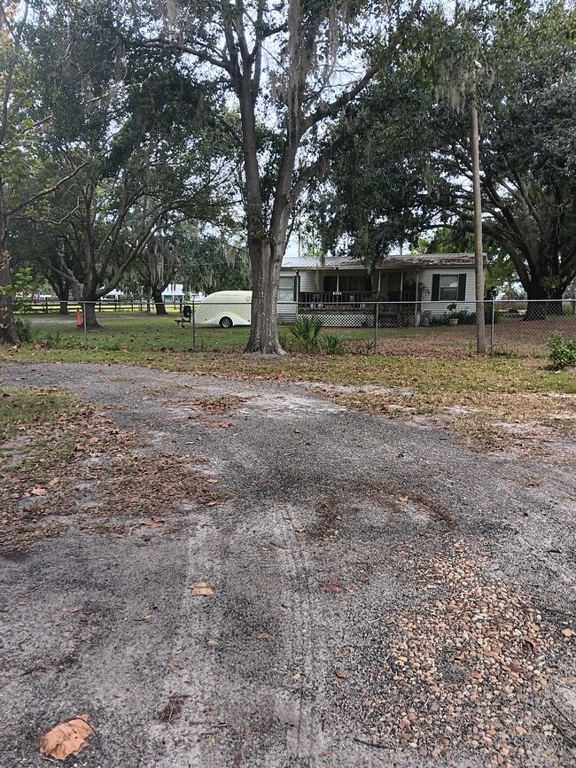 Building Photo - 902 Charlie Griffin Rd