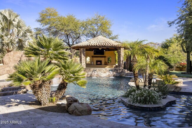 Building Photo - 9222 E Rimrock Dr