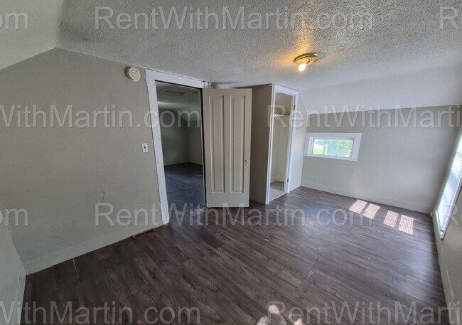 Building Photo - 501 D Ave