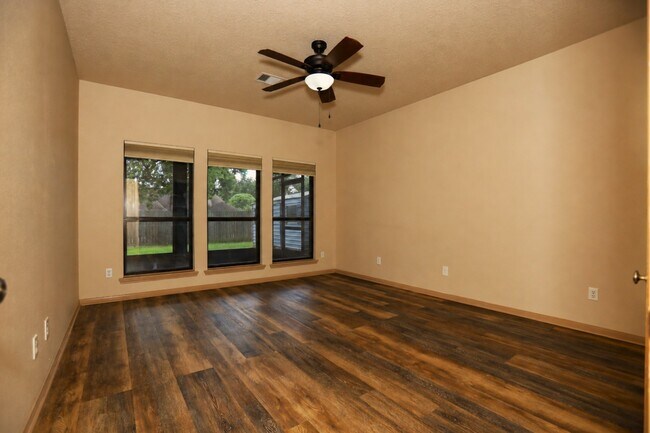 Building Photo - 112 Portulaca St