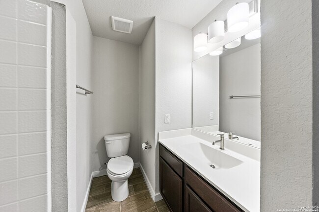 Building Photo - 7106 Faith Wy