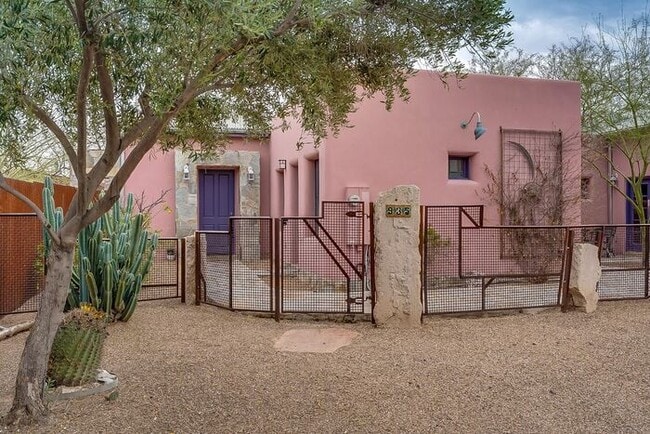 Primary Photo - Southwest Charm in the Heart of Tucson – D...