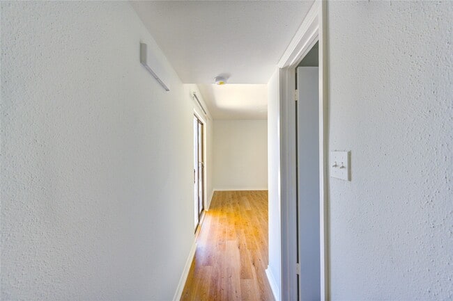 Building Photo - 6401 Deihl Rd