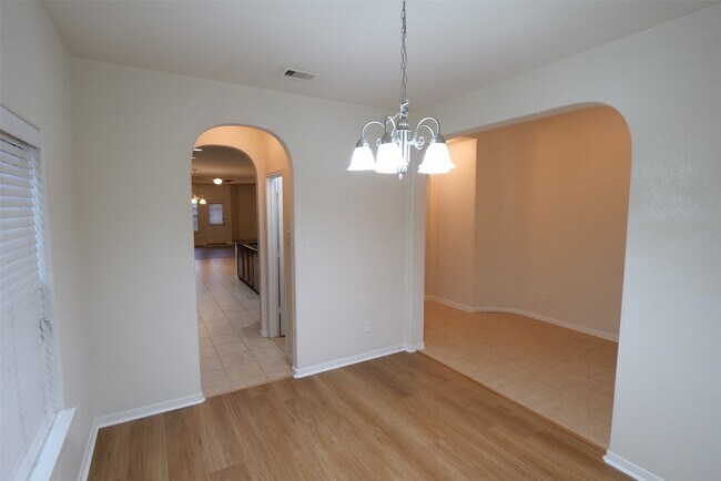 Building Photo - 803 Harbor Lakes Ln