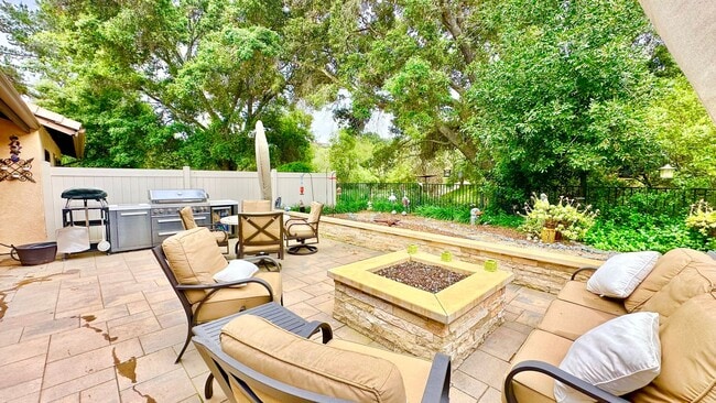 Building Photo - Beautifully Upgraded Single Story in the P...