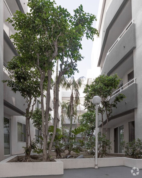 Primary Photo - 10600 Wilshire - Short Term Available