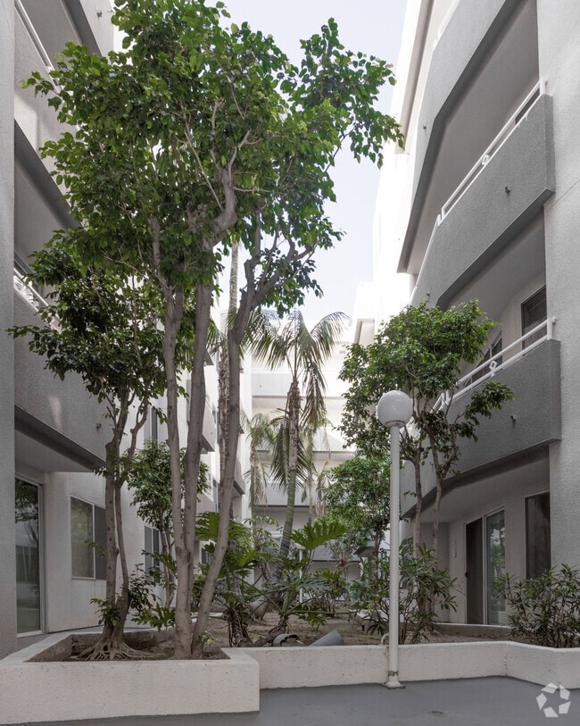 Interior Photo - 10600 Wilshire - Short Term Available