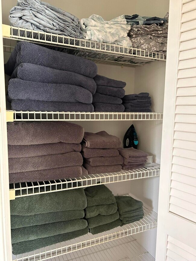 Building Photo - 13383 Bedford Mews Ct