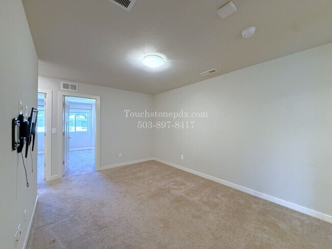 Building Photo - RECEIVE $500 OFF! READY NOW! CALL TODAY! Modern Hillsboro Townhome with AC, Electric Fireplace, a...