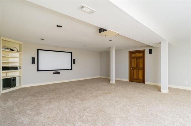 Building Photo - 565 River Chase Point
