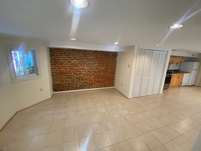 Building Photo - 3157 18th St NW
