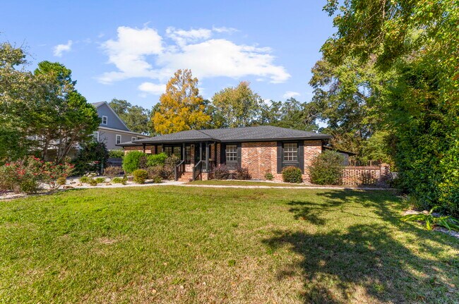 Building Photo - 774 Creekside Dr