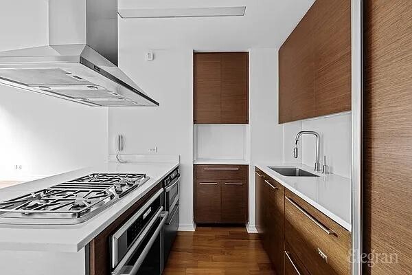 Building Photo - 39 E 29th St