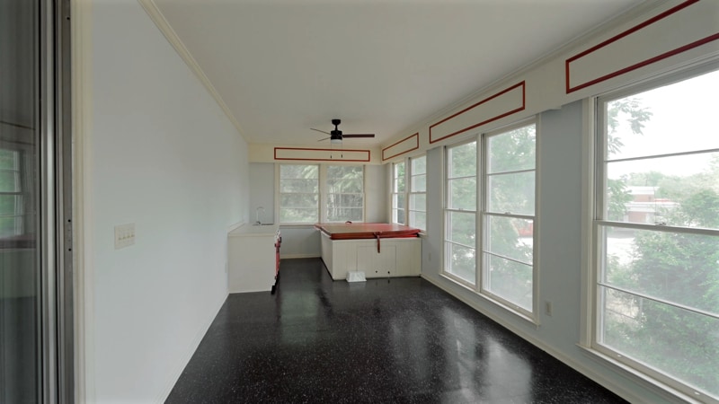 Building Photo - 307 W College Ave