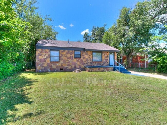 Building Photo - 422 Wilson Dr