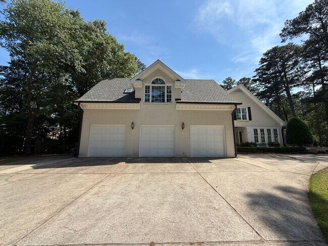 Building Photo - 1610 Ridge Rd