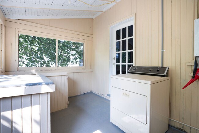 Building Photo - Charming Historic 2BR Apartment with Garag...
