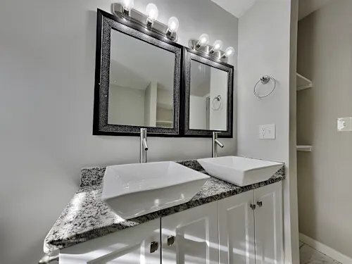 Building Photo - 2815 Rainbow Forest Dr