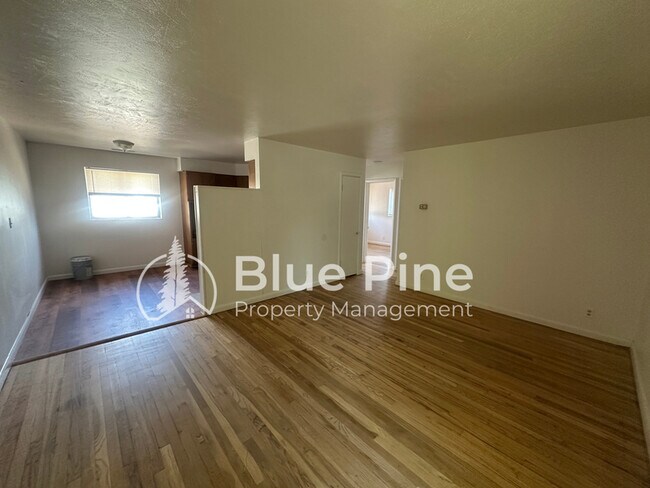 Building Photo - 350 S Ridge Ave