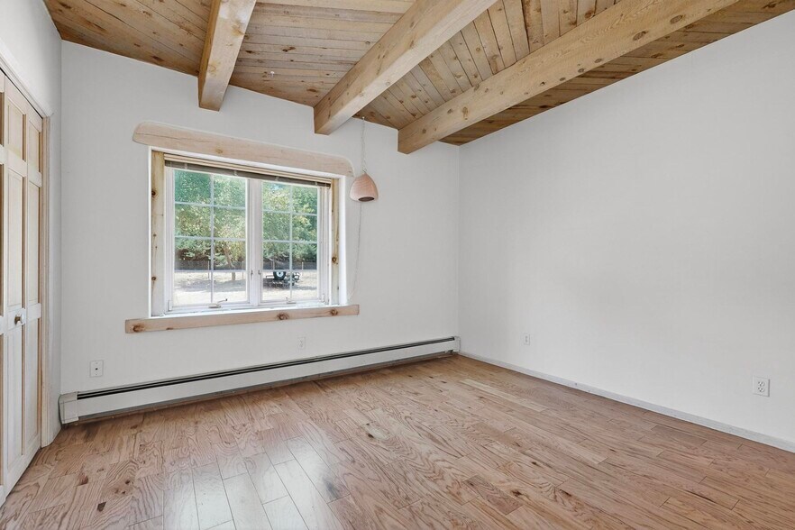 downstairs bedroom - 1115 Roadrunner Ln NW