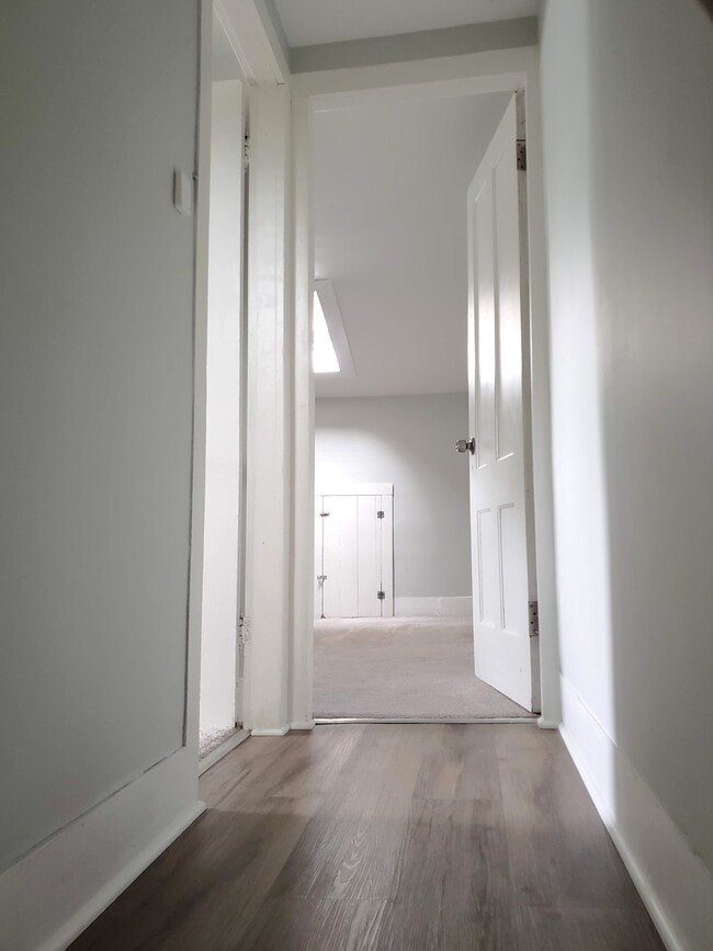 Building Photo - 64 Marlborough St