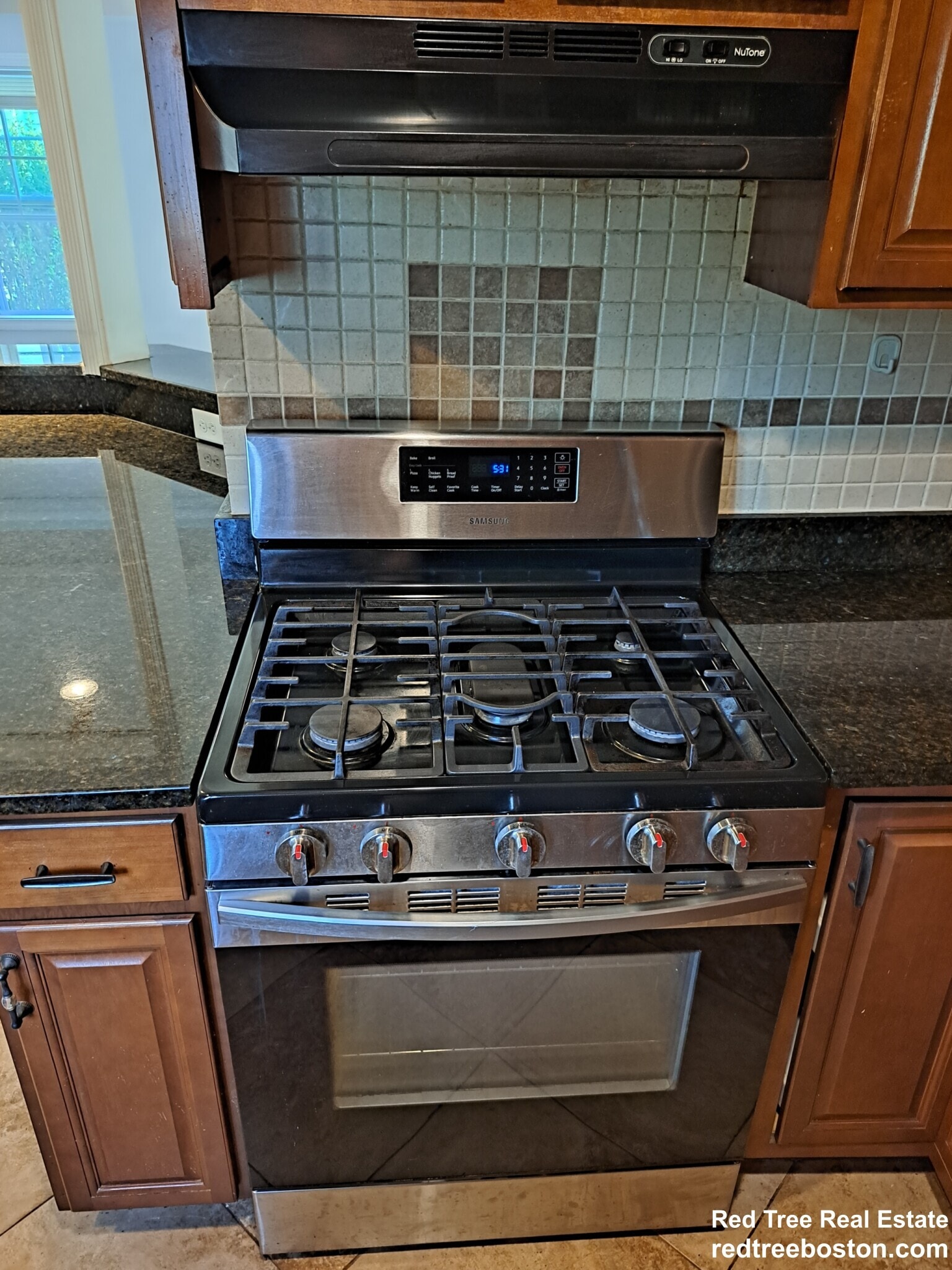 Building Photo - 158 Baker St