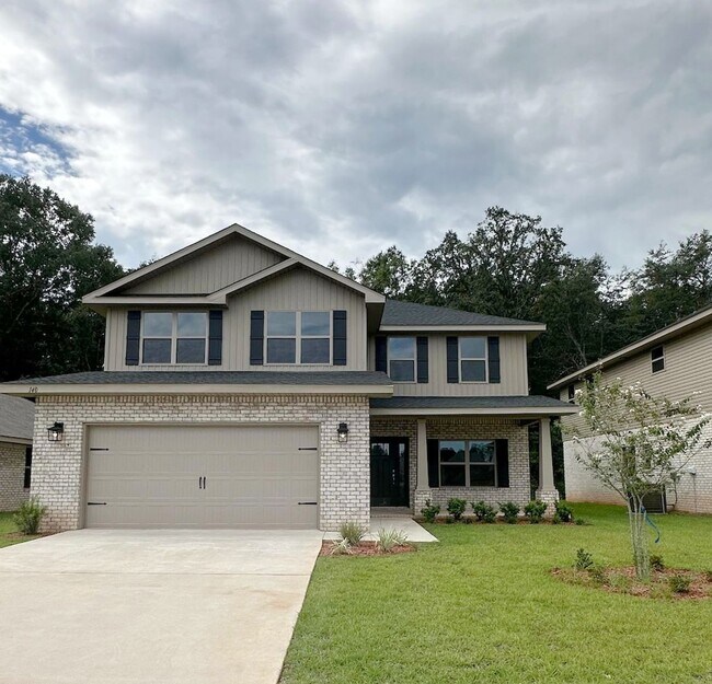 Building Photo - Spacious 5-Bedroom with Community pool in Crestview!