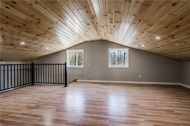 Building Photo - 118a Kirkland Ave