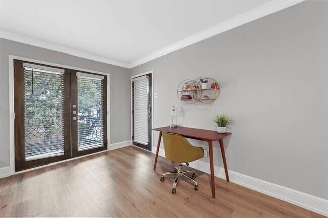 Building Photo - 10203 Regal Oaks Dr
