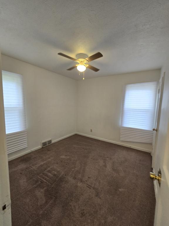 Building Photo - 2553 Greenvale Rd