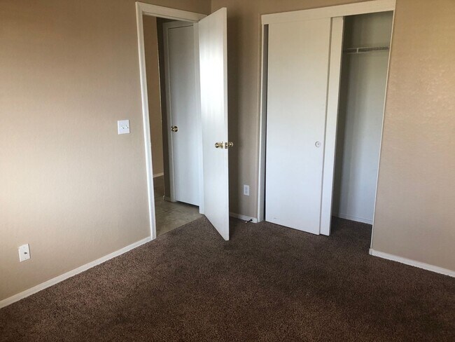 Building Photo - 3 bedroom rental in Johnson Ranch