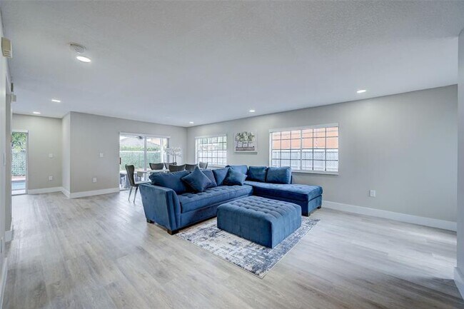 Building Photo - 14125 SW 167th Terrace