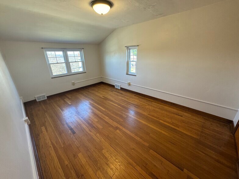 Building Photo - 801 Broadway Ave