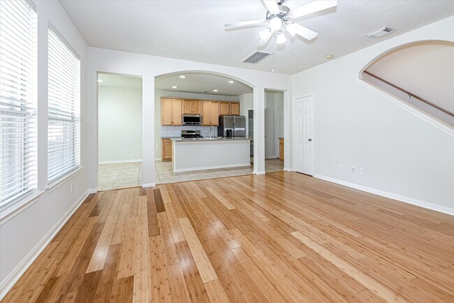 Building Photo - 14 Nestlewood Pl