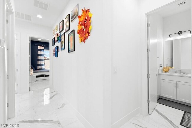 Building Photo - 4315 N Dapple Gray Rd