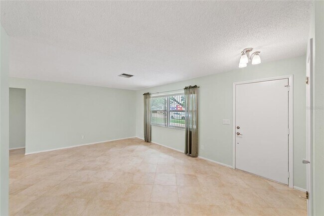 Building Photo - 4243 Chipmunk Dr