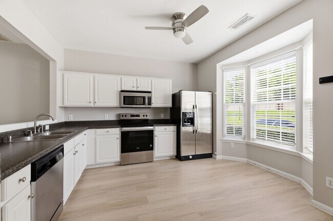 Building Photo - 3221 Mannington Dr