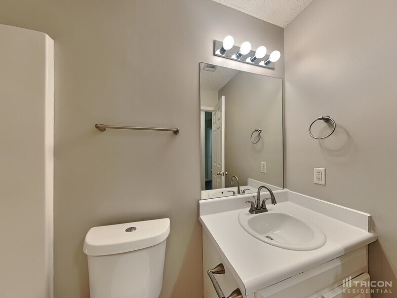 Building Photo - 1555 Mill Creek Rd