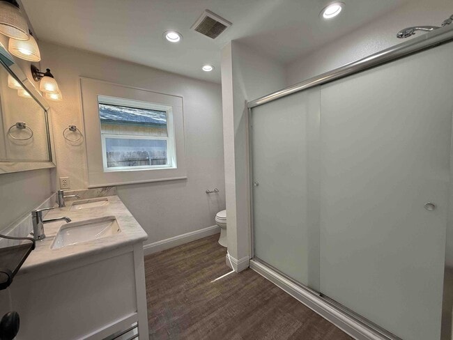 Building Photo - 2600 Townsend Dr