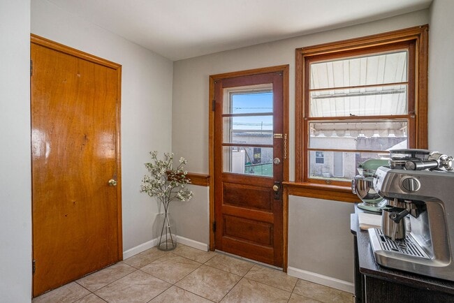 Building Photo - Beautiful 3 Bedroom Twin in Lansdale with garage $2,400/month