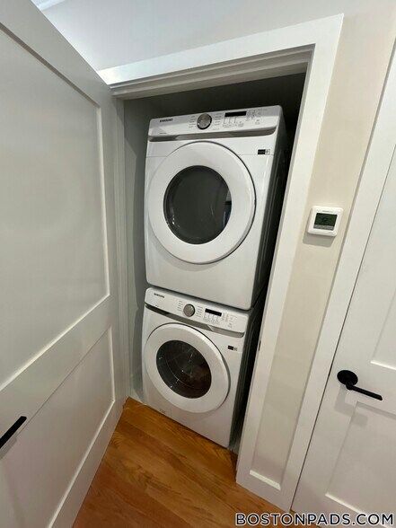 Building Photo - 156 Bayswater St