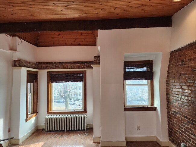 Building Photo - 26 Rhode Island Ave NE