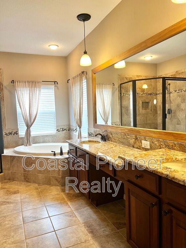 Building Photo - 9524 Greenpointe Dr