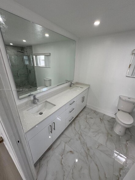 Building Photo - 8754 NW 149th Ter